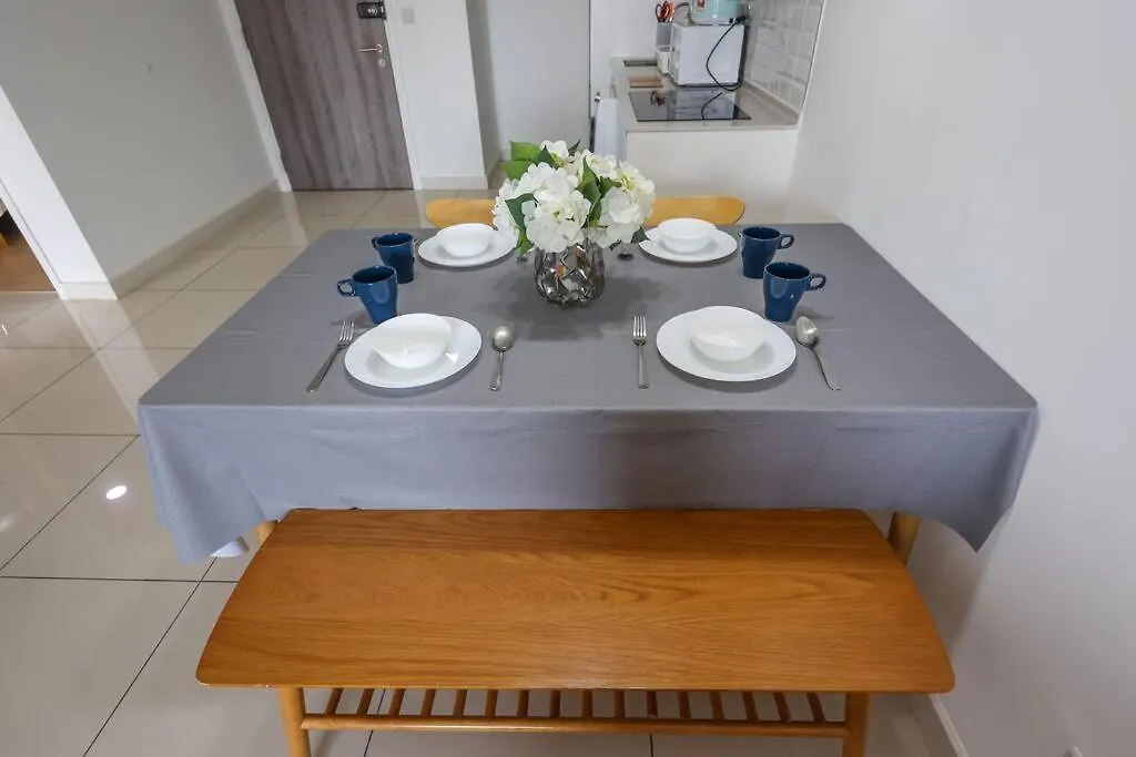 Modern City Haven Premium Amenities 2 Rooms 3 Beds Kuala Lumpur