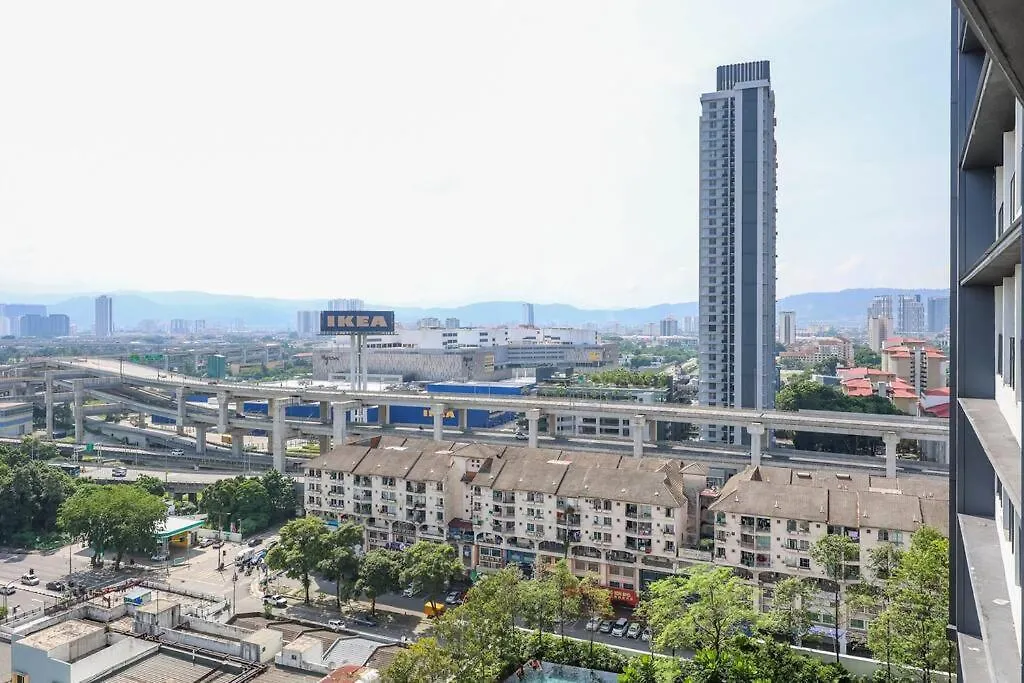 Modern City Haven Premium Amenities 2 Rooms 3 Beds Kuala Lumpur
